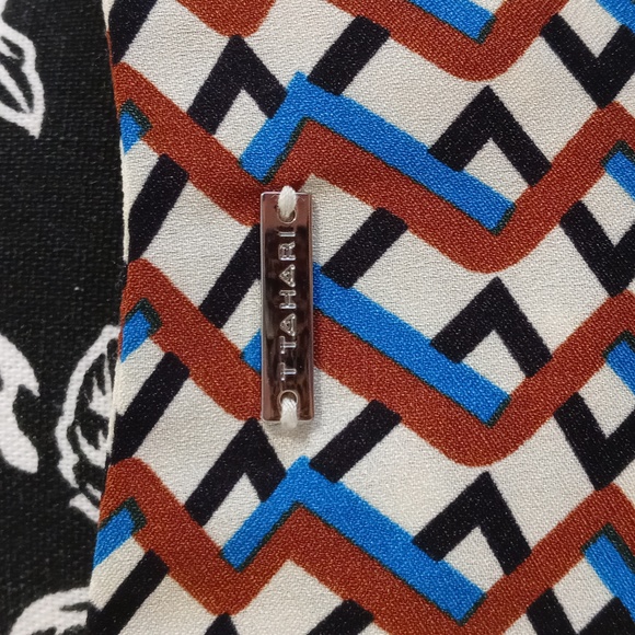 💙T Tahari💙 - Geometric Top - Picture 7 of 16